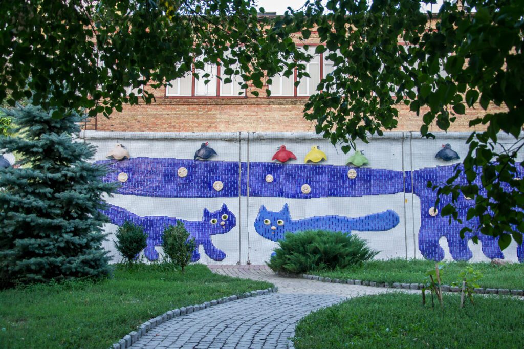 Kyiv Park Landscape Alley Cats